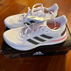 Adidas Supernova Women’s - Size 7